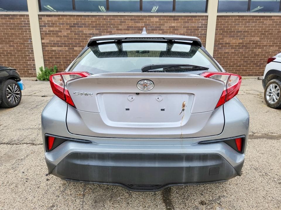 2019 TOYOTA C-HR LE 6