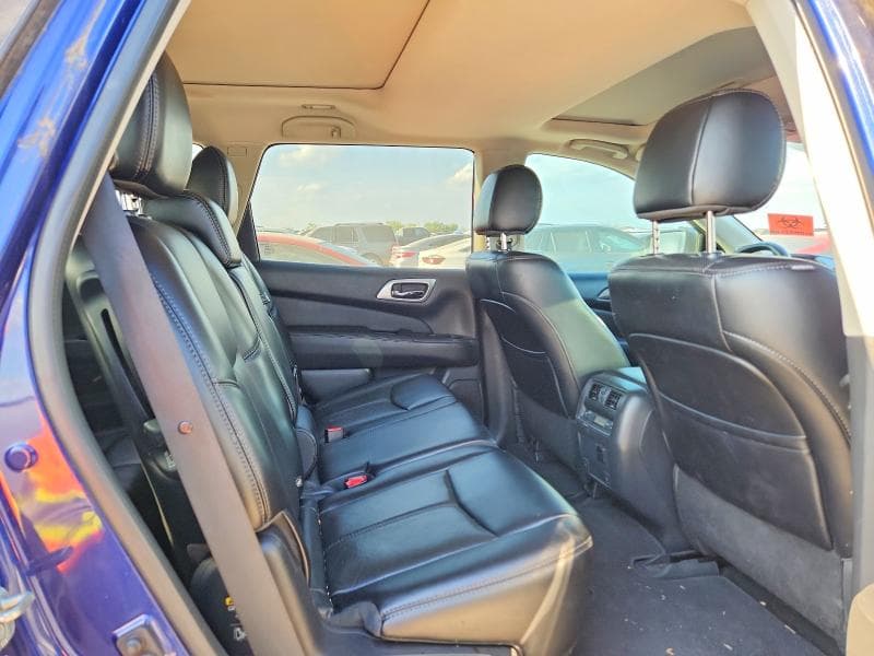 2017 NISSAN PATHFINDER PLATINUM 10