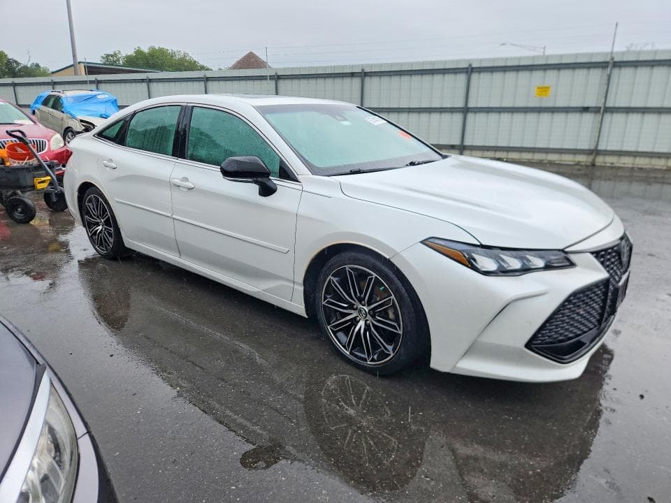 2019 TOYOTA AVALON XSE 4
