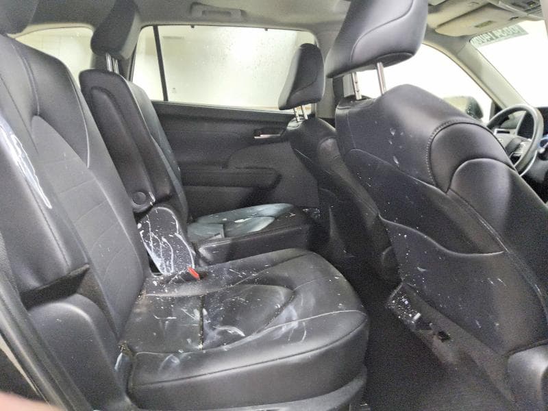 2026 TOYOTA HIGHLANDER HYBRID XLE 11