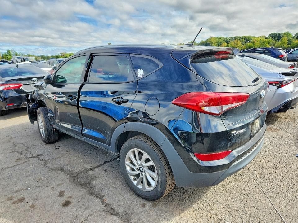 2017 HYUNDAI TUCSON SE 2