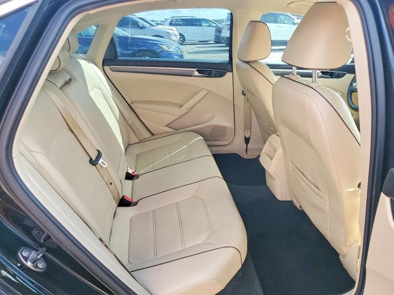2017 VOLKSWAGEN PASSAT R-LINE 10
