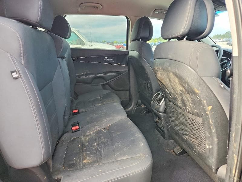 2017 KIA SORENTO LX V6 11