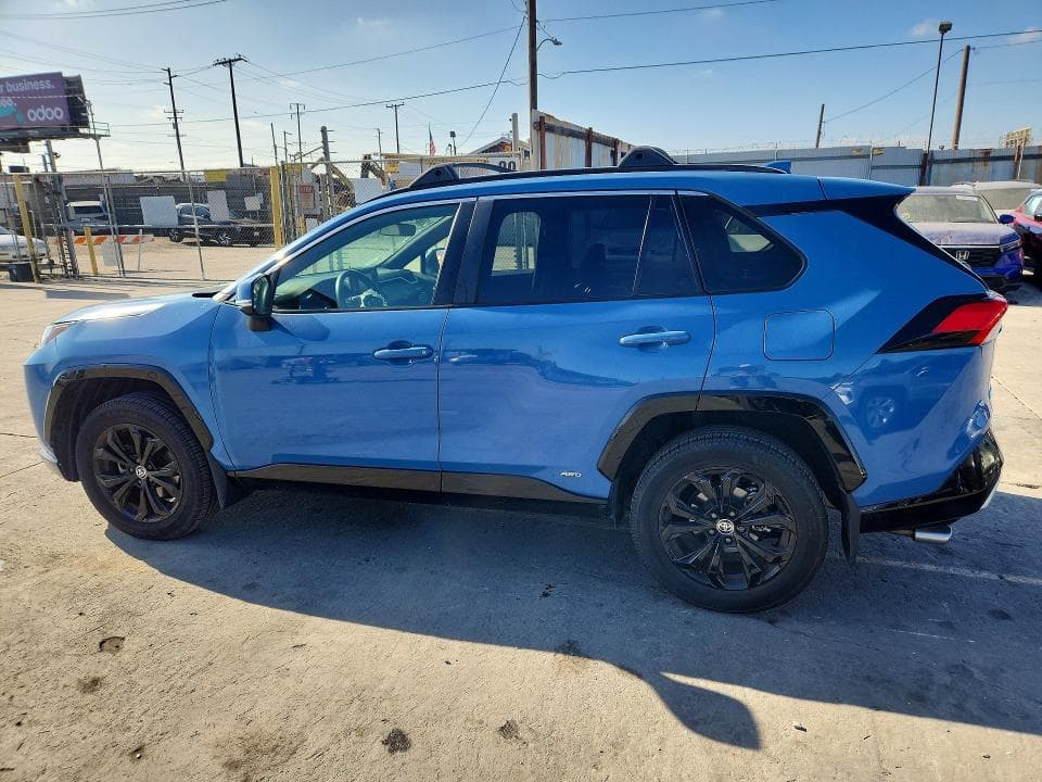 2022 TOYOTA RAV4 SE 2