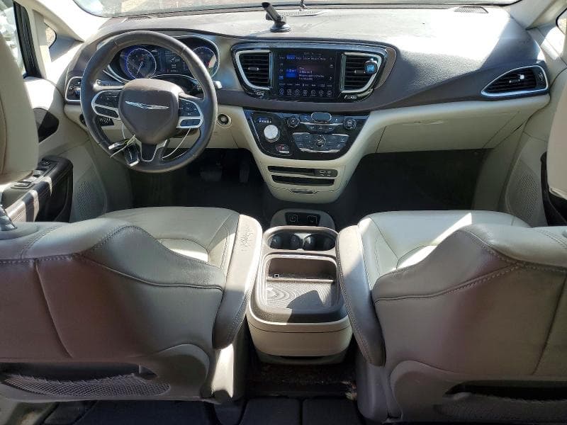 2017 CHRYSLER PACIFICA TOURING L 8