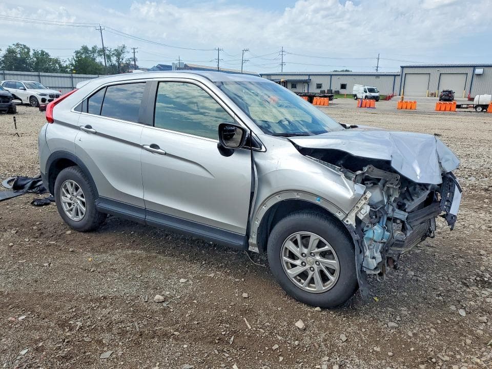 2019 MITSUBISHI ECLIPSE CROSS ES 4