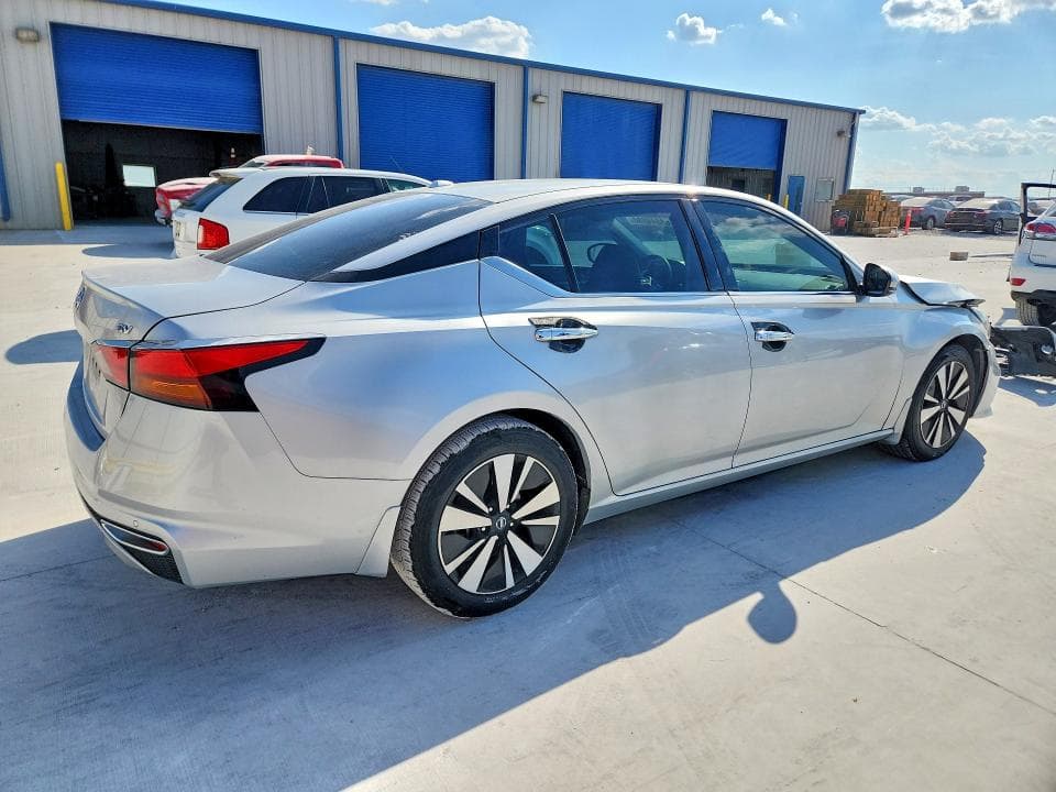2019 NISSAN ALTIMA SV 3