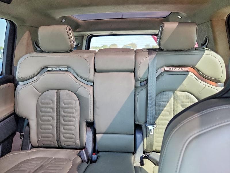2023 RIVIAN R1S ADVENTURE 10