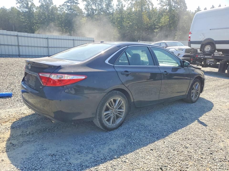 2017 TOYOTA CAMRY SE 3