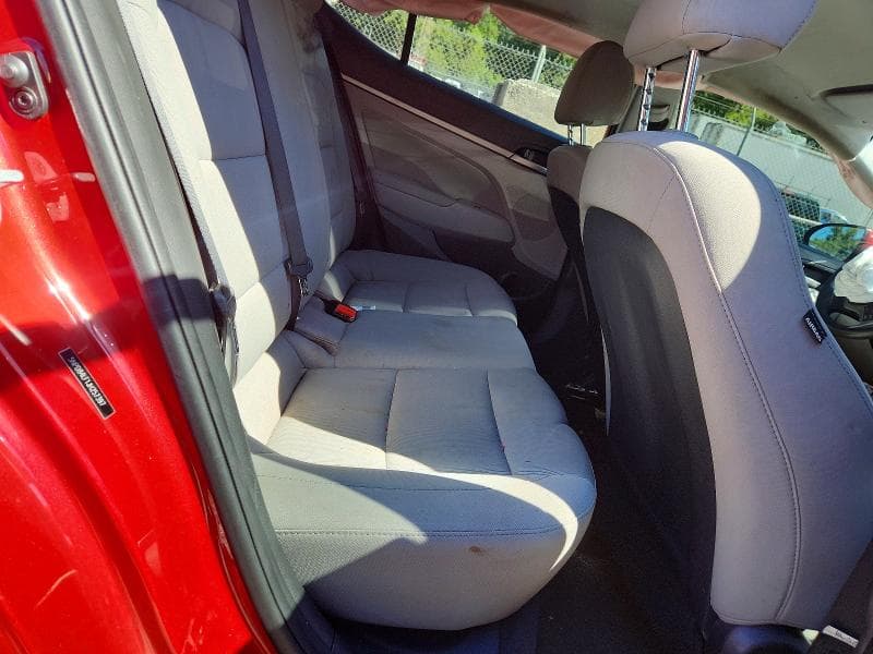 2018 HYUNDAI ELANTRA SEL 10