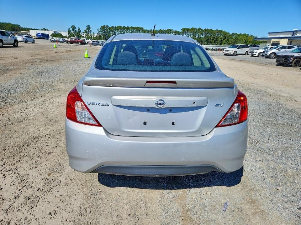 2018 NISSAN VERSA SV 6