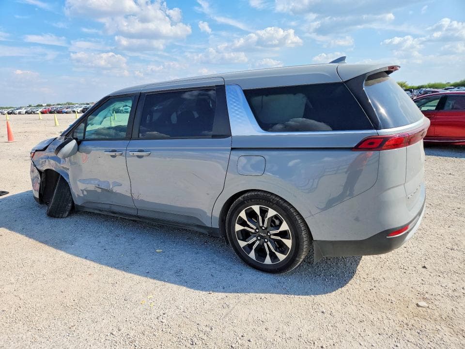 2022 KIA CARNIVAL EX 2