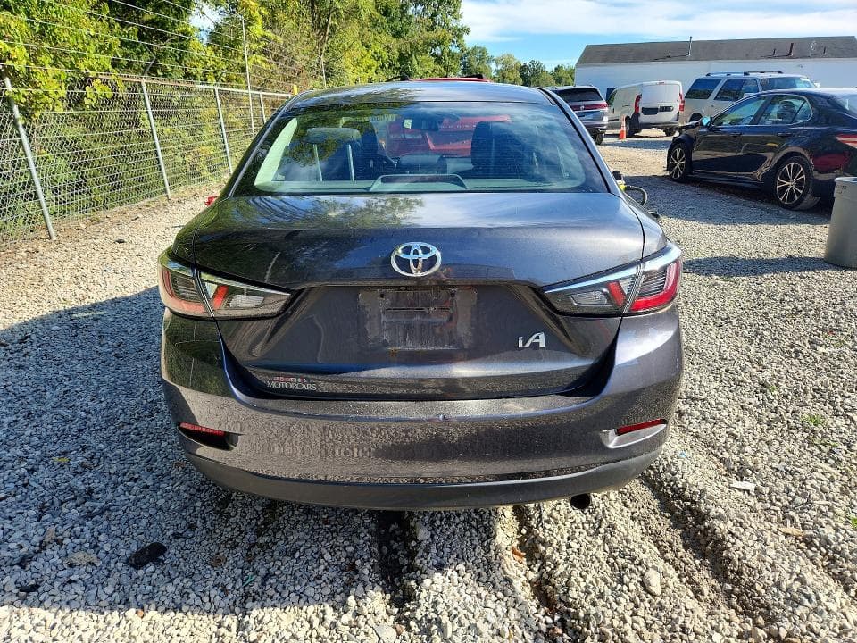 2017 TOYOTA YARIS IA BASE 6