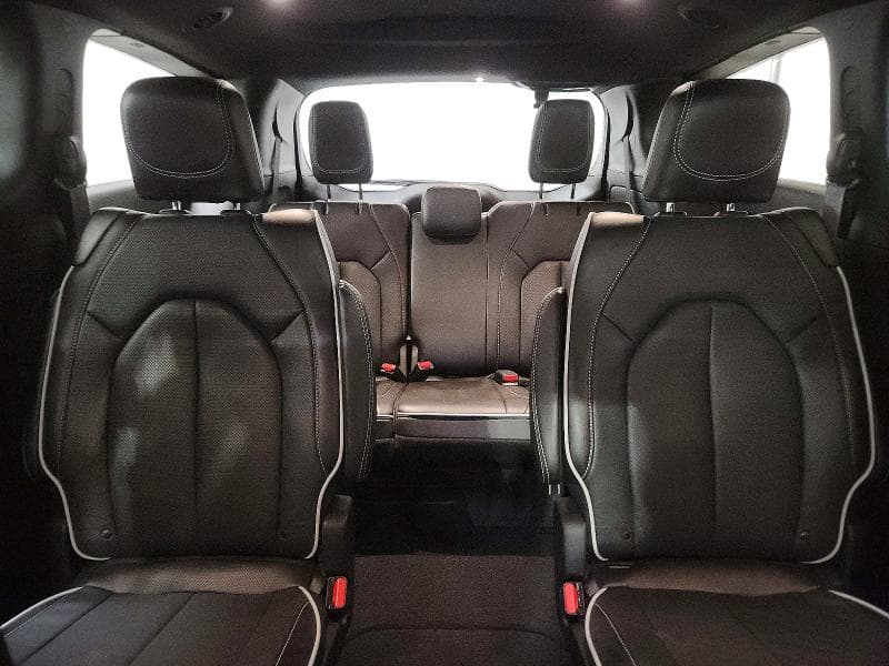 2027 CHRYSLER PACIFICA LIMITED 10