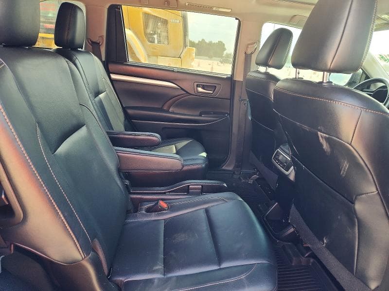 2018 TOYOTA HIGHLANDER XLE 10