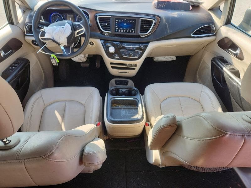 2021 CHRYSLER VOYAGER LXI 8