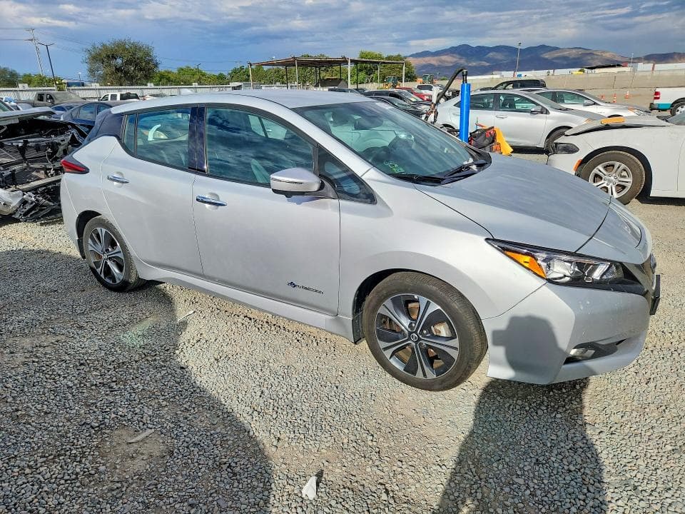 2018 NISSAN LEAF SL 4