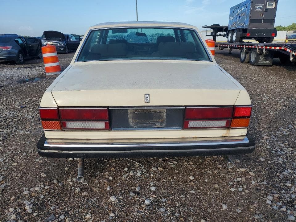 1982 ROLLS-ROYCE SILVER SPIRIT 6