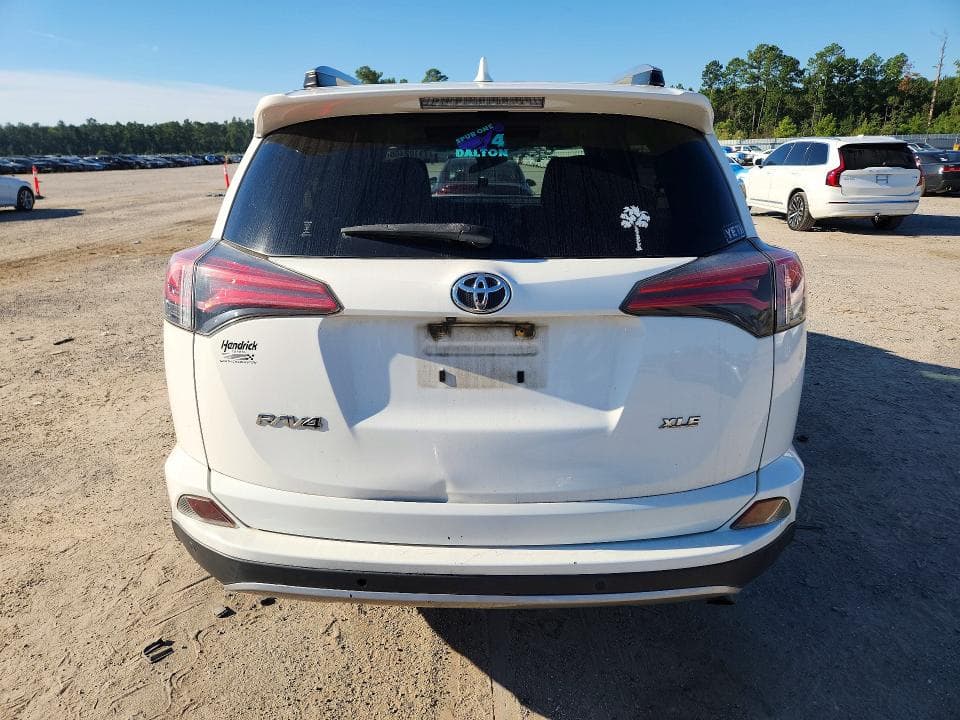 2018 TOYOTA RAV4 XLE 6