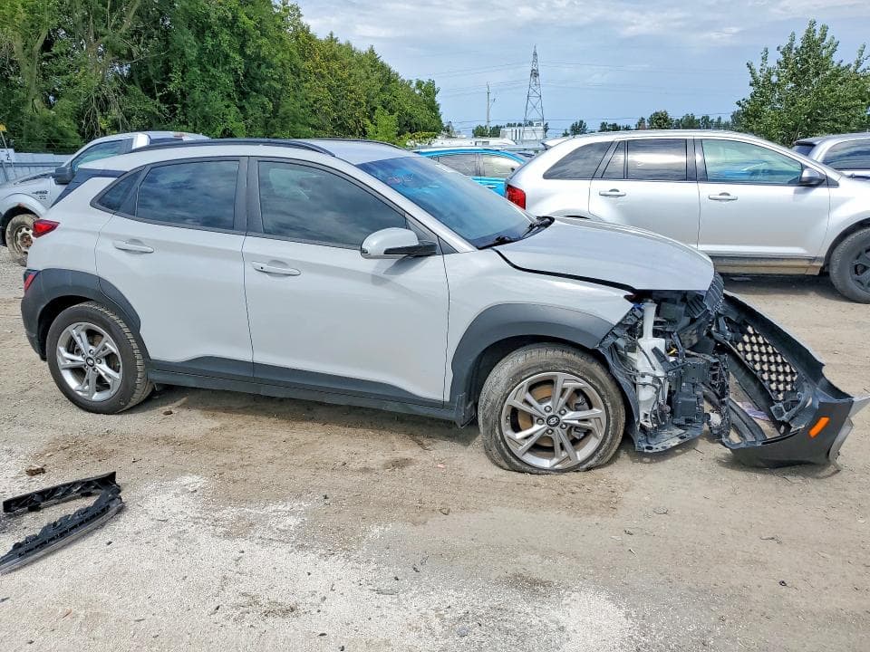 2022 HYUNDAI KONA SE 4