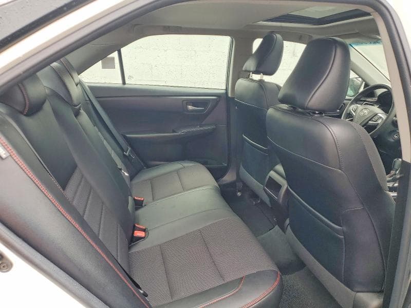 2017 TOYOTA CAMRY SE 10