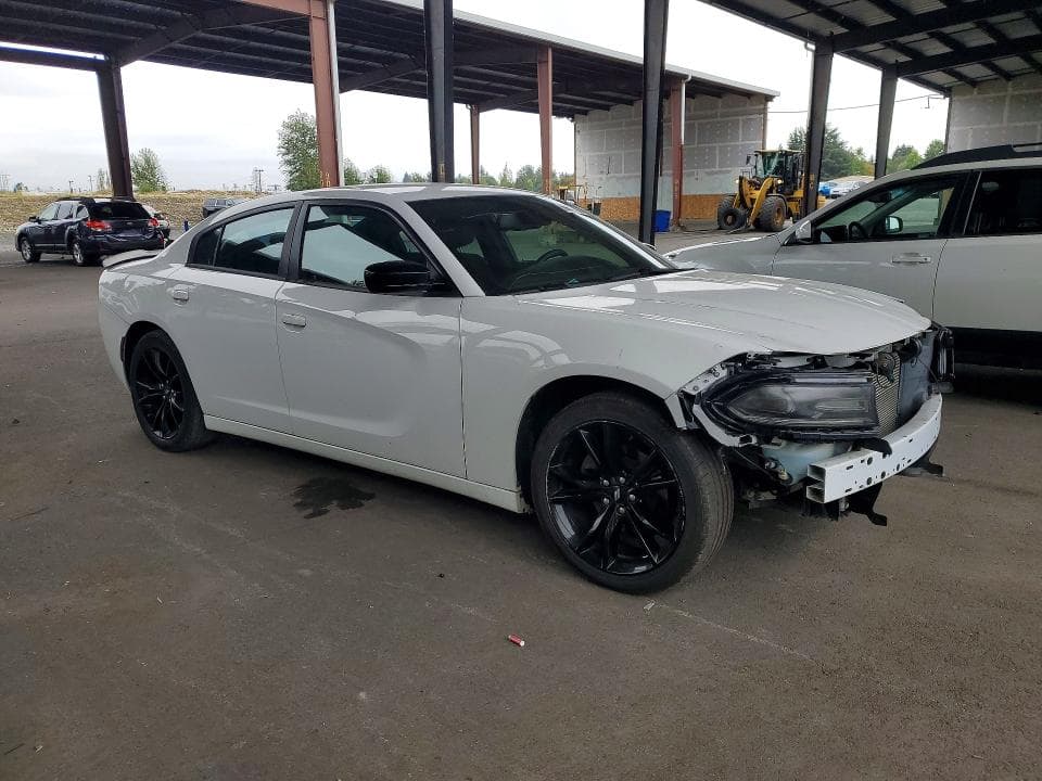 2017 DODGE CHARGER SE 4