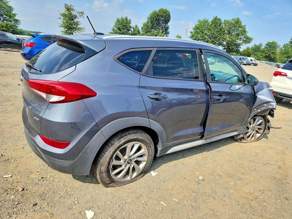 2017 HYUNDAI TUCSON SE 3