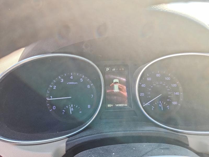 2017 HYUNDAI SANTA FE SE 9