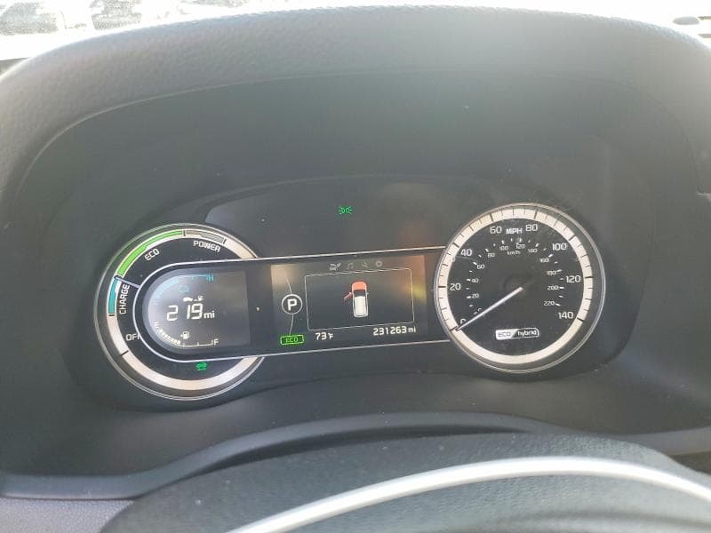 2017 KIA NIRO LX 9