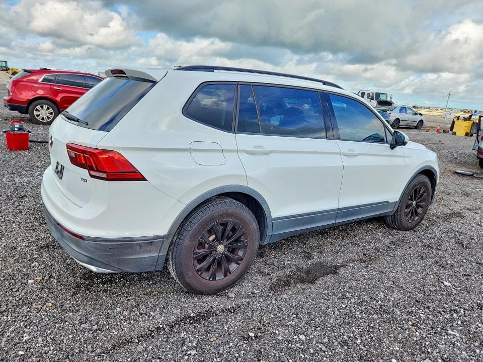 2018 VOLKSWAGEN TIGUAN S 3