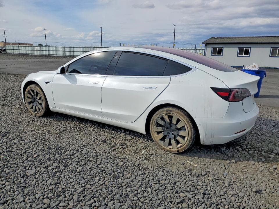 2018 TESLA MODEL 3 2