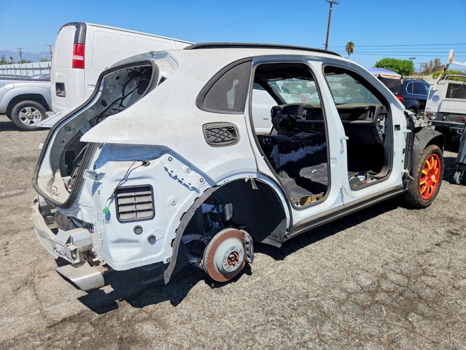 2024 PORSCHE CAYENNE 3