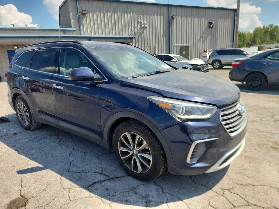 2017 HYUNDAI SANTA FE SE 4