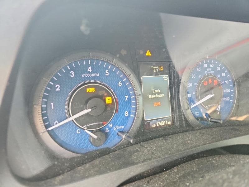 2020 TOYOTA SIENNA LE 9