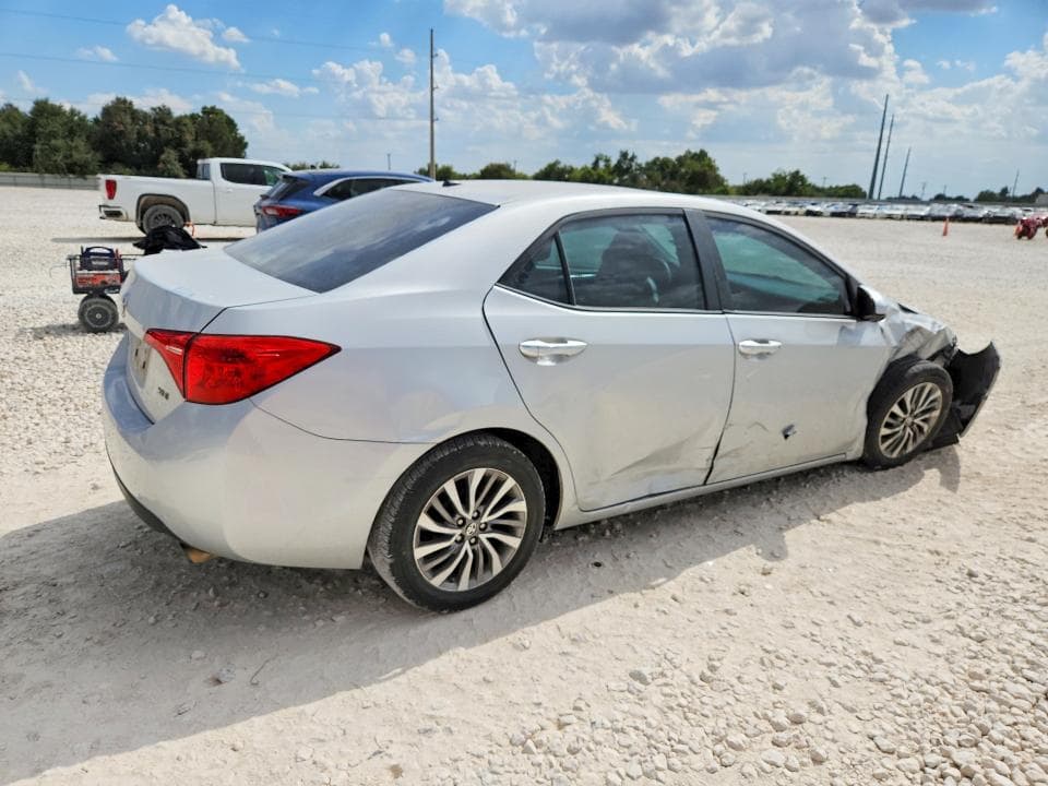 2019 TOYOTA COROLLA XLE 3