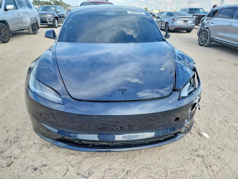 2026 TESLA MODEL 3 5