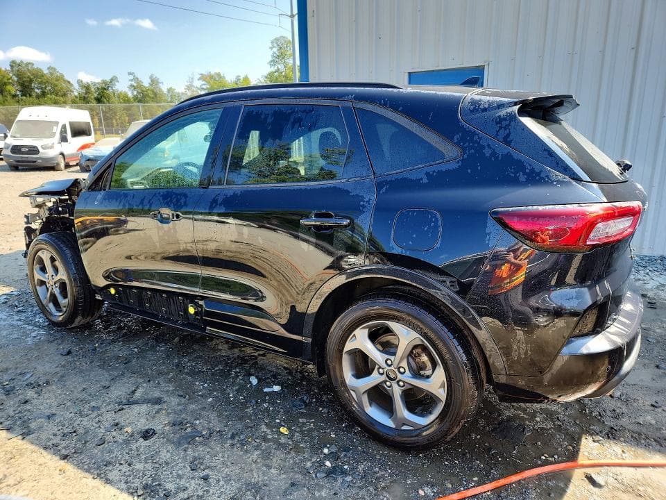 2024 FORD ESCAPE ST LINE 2