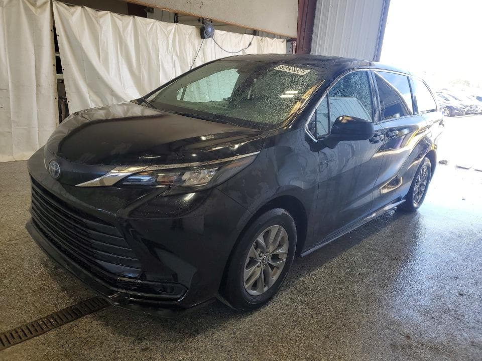2025 TOYOTA SIENNA LE