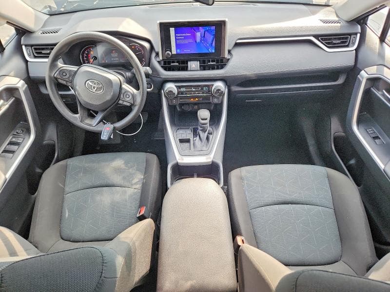 2025 TOYOTA RAV4 XLE 8