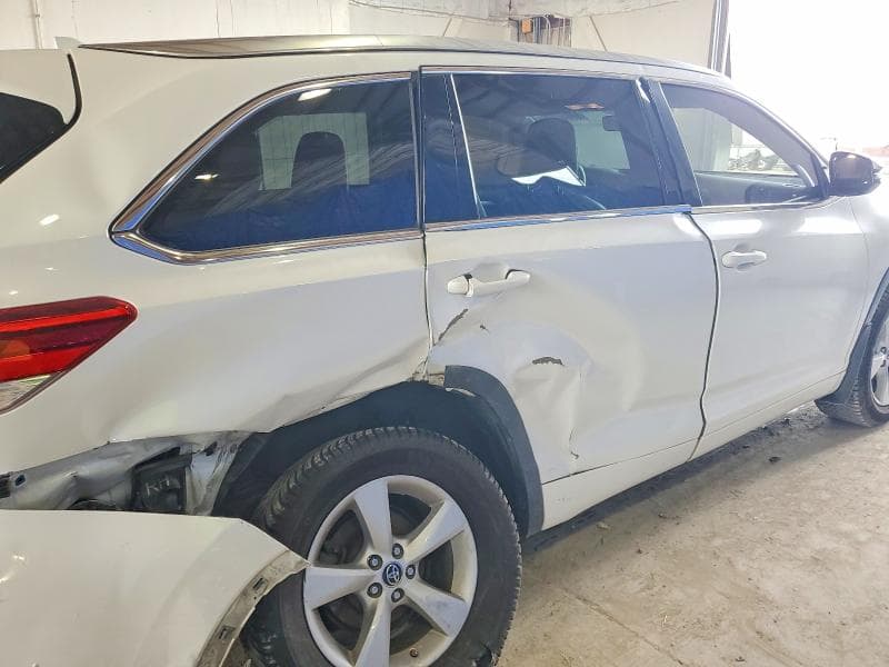 2018 TOYOTA HIGHLANDER XLE 11