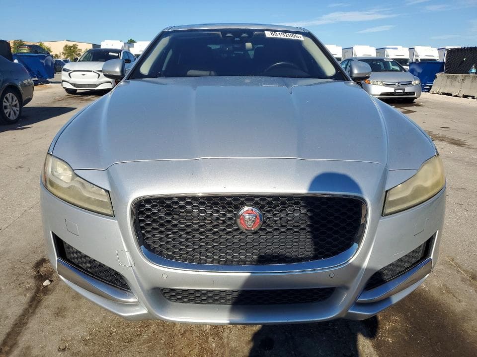 2017 JAGUAR XF PREMIUM 5