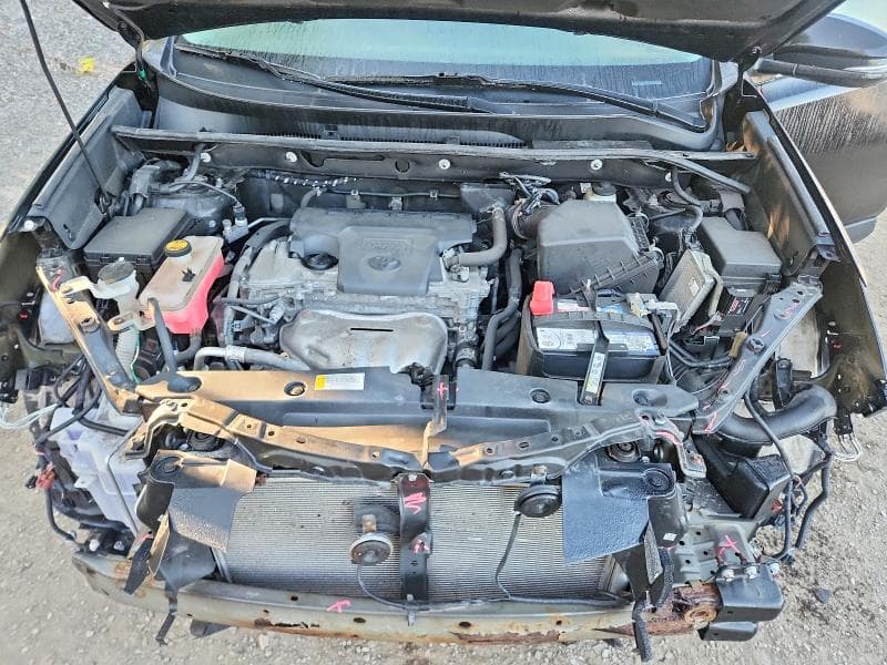 2018 TOYOTA RAV4 XLE 12
