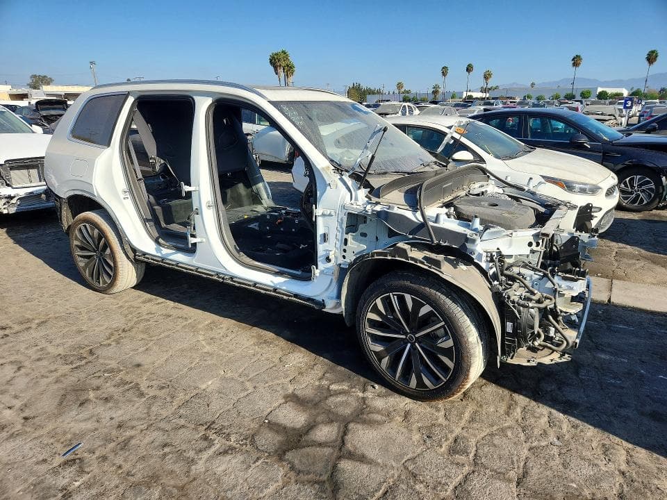 2025 VOLVO XC90 PLUS 4