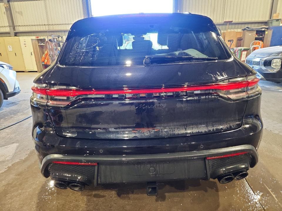 2025 PORSCHE MACAN BASE 6