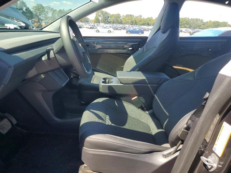 2026 TESLA MODEL Y 7