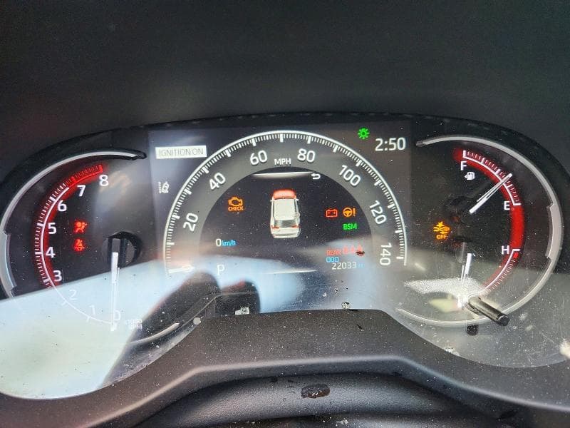 2024 TOYOTA RAV4 XLE 9
