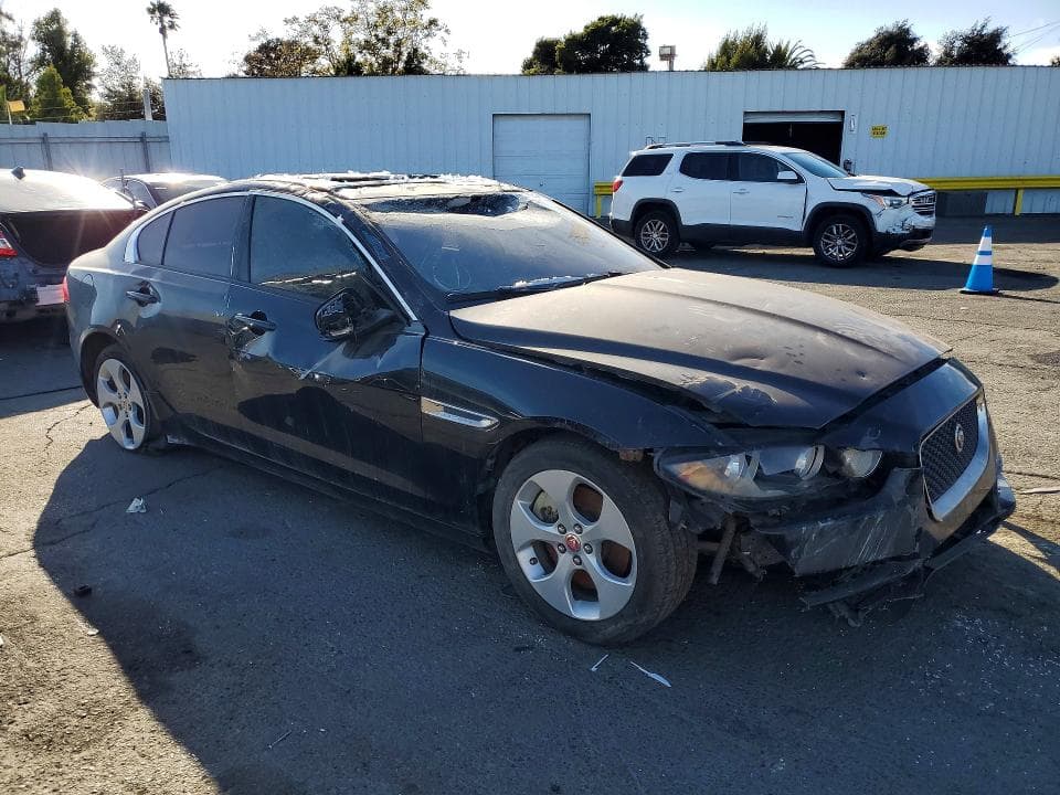 2018 JAGUAR XE 4