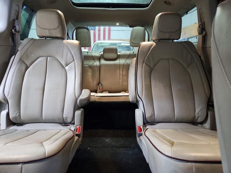 2017 CHRYSLER PACIFICA LIMITED 10
