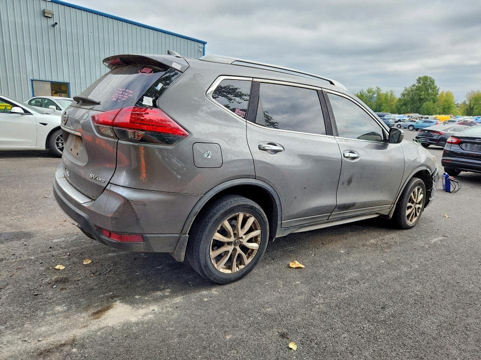 2017 NISSAN ROGUE SV 3