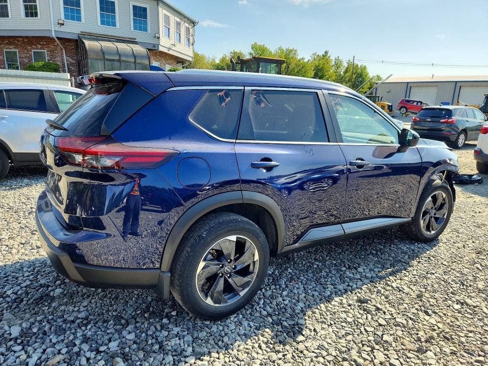 2024 NISSAN ROGUE SV 3